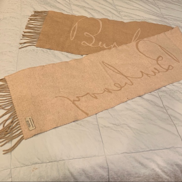 Burberry scarf - Picture 3 of 8